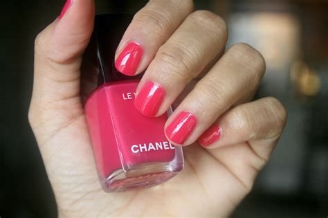 chanel le vernis camelia|CHANEL LE VERNIS Longwear Nail Colour.